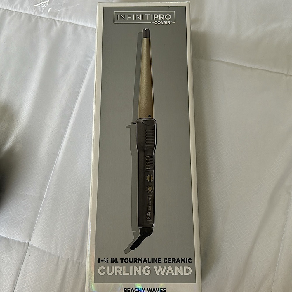 BRAND NEW Infiniti Pro Curling Wand 1-1/2 inch